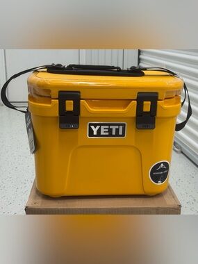 Yeti Roadie 15 Alpine Yellow | New